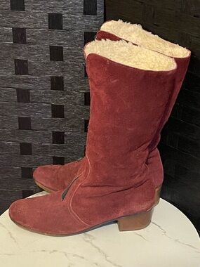 Womens Revelations WARM-SMART Fuzzy Suede Boots Vintage  Size 9.5N Red